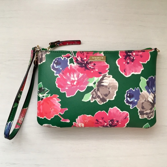 kate spade Handbags - Kate Spade Wristlet